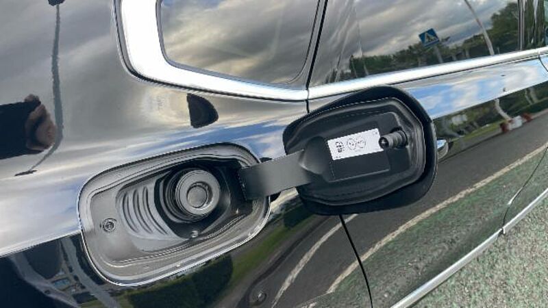 Volvo  S90 Recharge Core, T8 plug-in-hybrid eAWD, Eléctrico/Gasolina, Bright