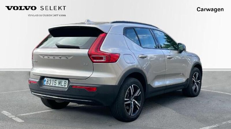 Volvo  XC40 Plus, B3 mild hybrid, Gasolina, Dark